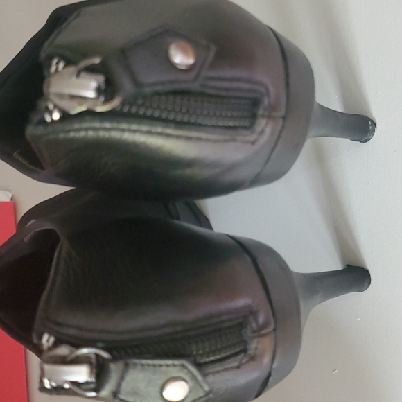 🎉HOST PICK🎉Donald Pliner high end high heels size 8 - Picture 3 of 7